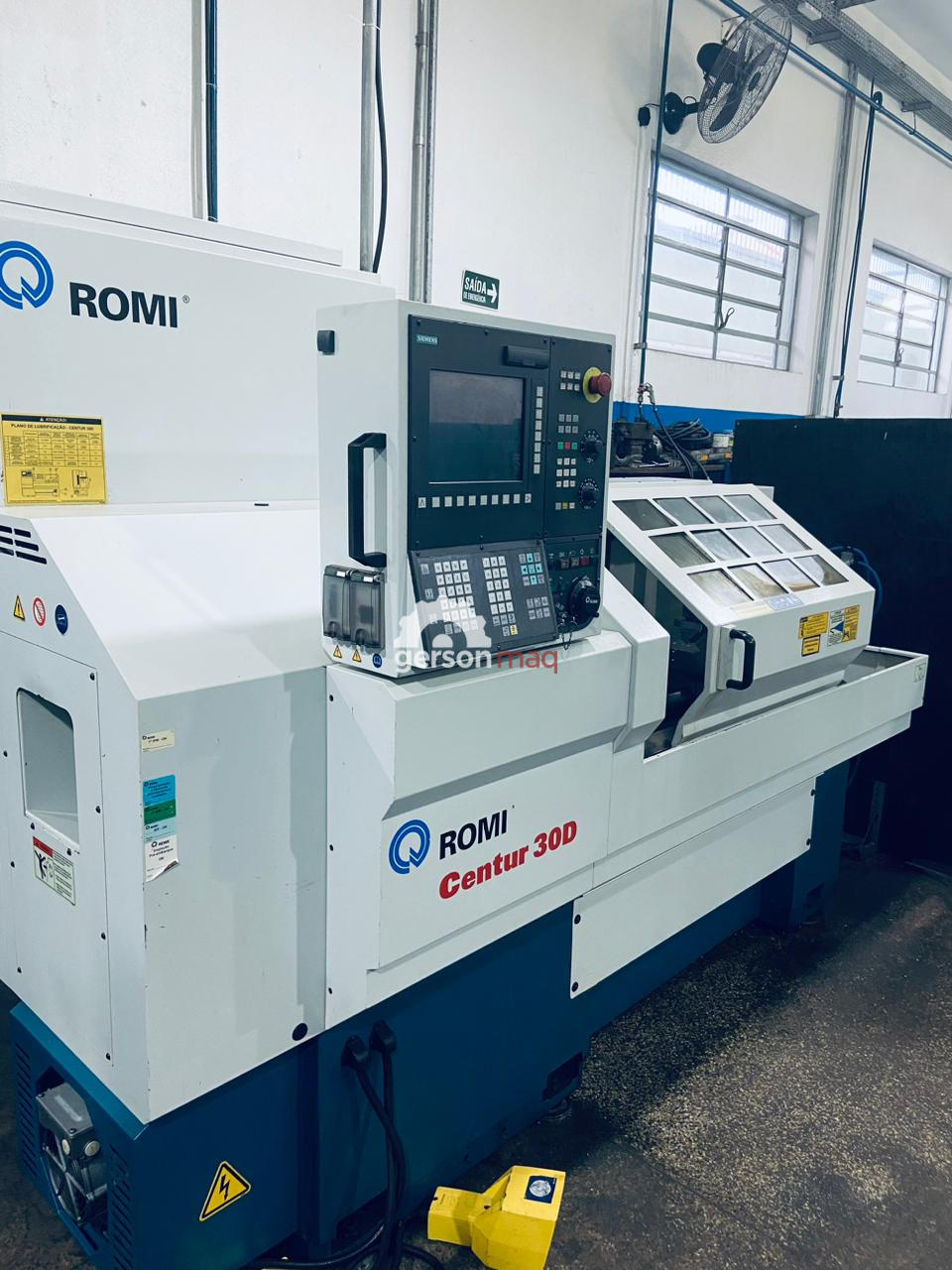 TORNO CNC ROMI CENTUR 30 D 1000 mm ANO 2006 COMANDO SIEMENS